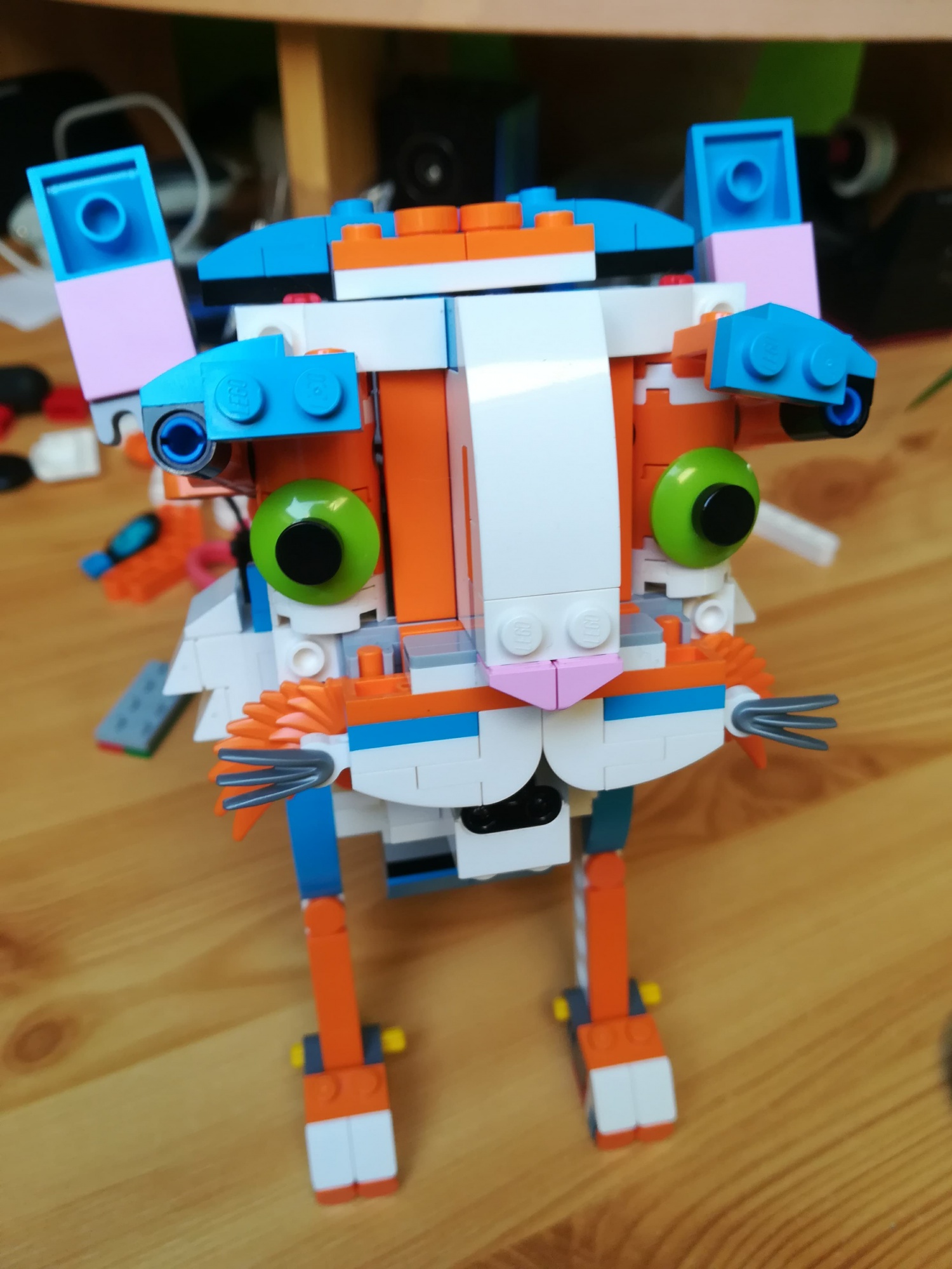 LEGOREGISTERED SIGN BOOST Kreatív Robotok – 5 az 1-ben 