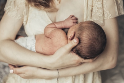 Súlycsökkenés újszülöttek szoptatásakor, Első napok egy újszülöttel: így értsd meg őt